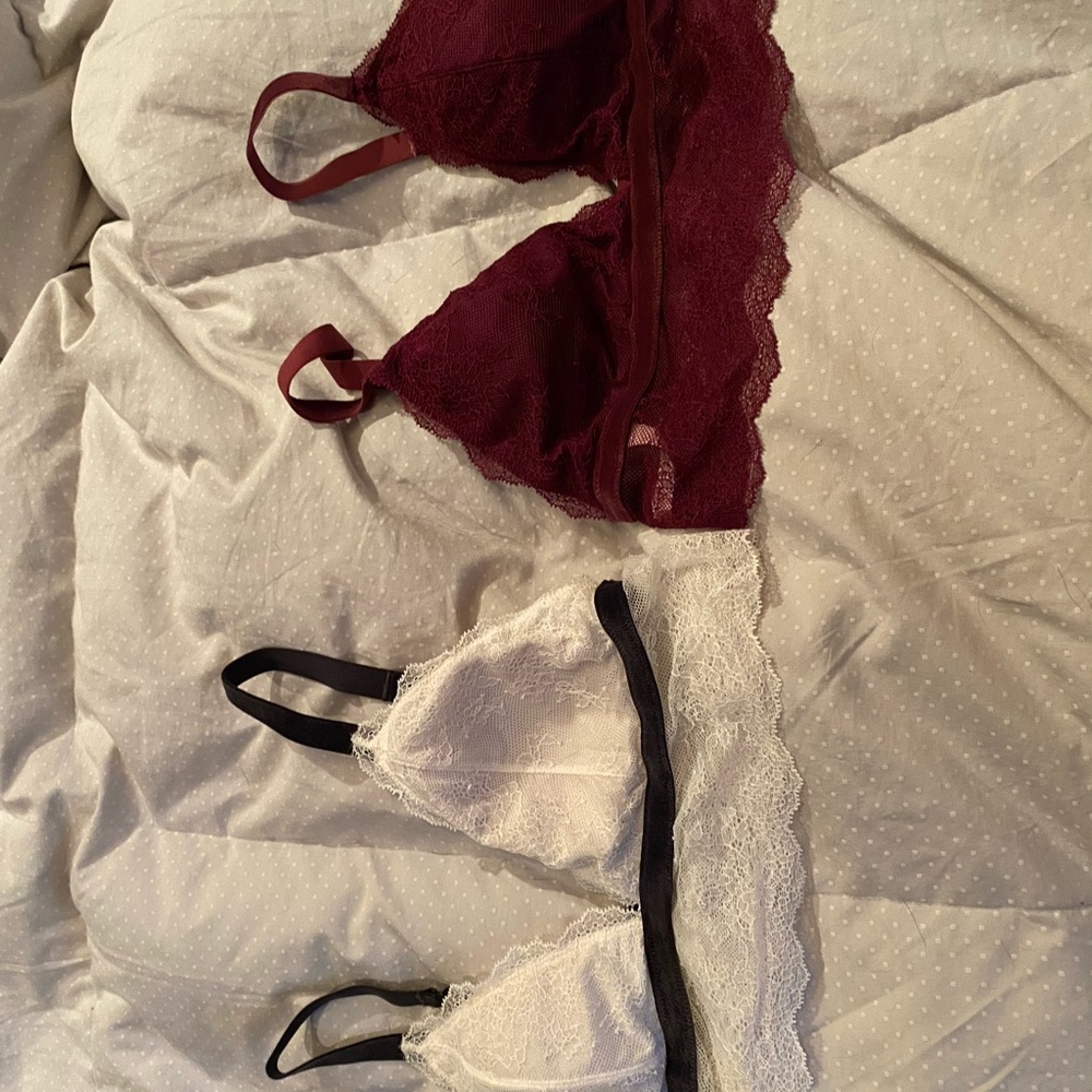 Lot of 2 Victoria’s Secret bralettes Sz L